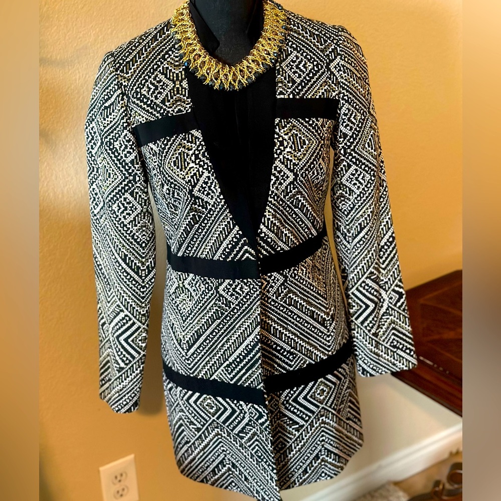 Fancy blk/white coat